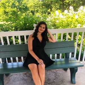 Meet your Posher, Kira